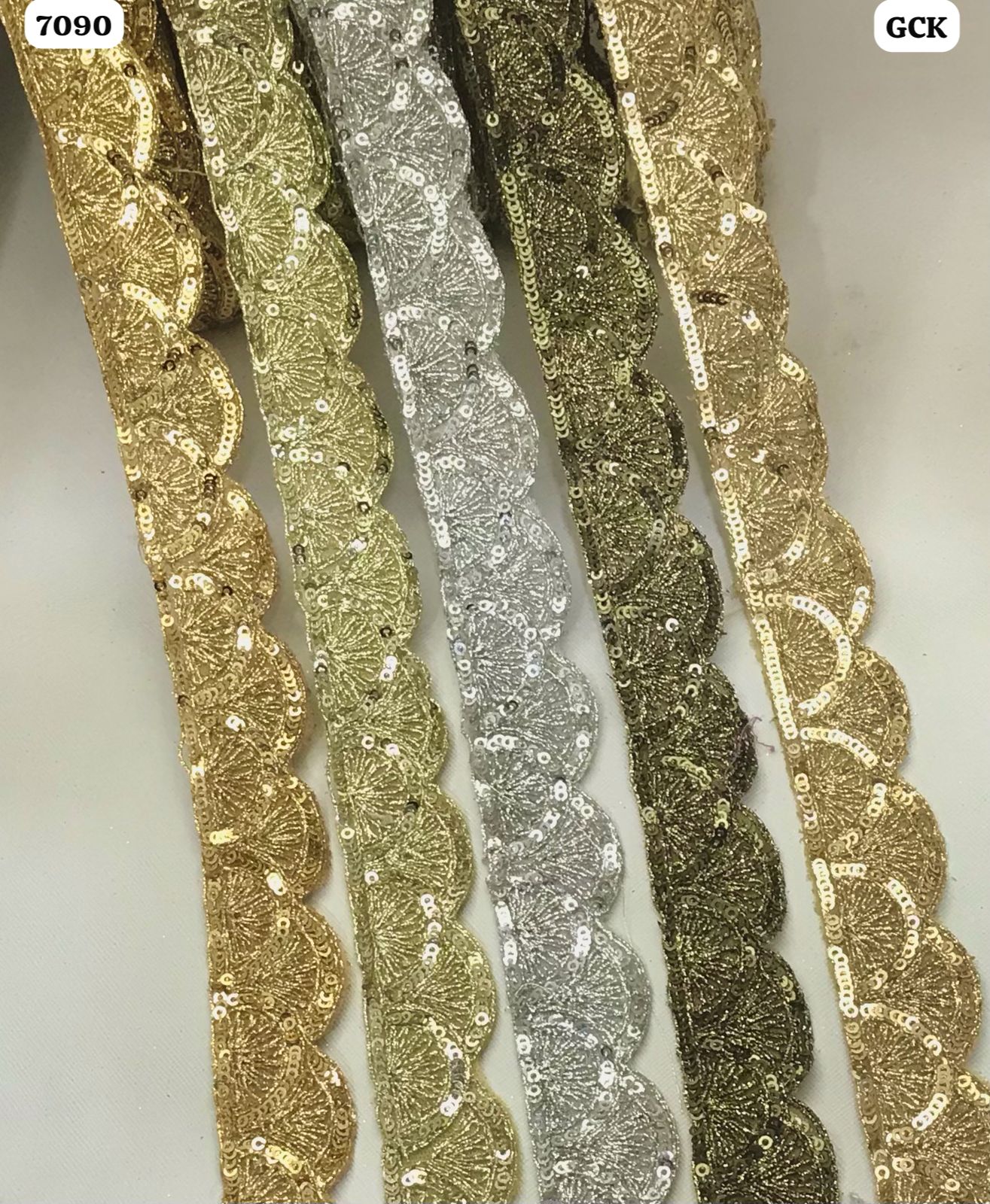 GCK 7090 Scalloped Shell Sequin Trim